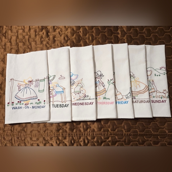 Other - Vintage Tea Towels. Perfect Christmas Gift!